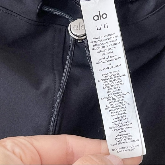 Alo Yoga Megastar Cargo Pants Women’s size L Black - Picture 7 of 10